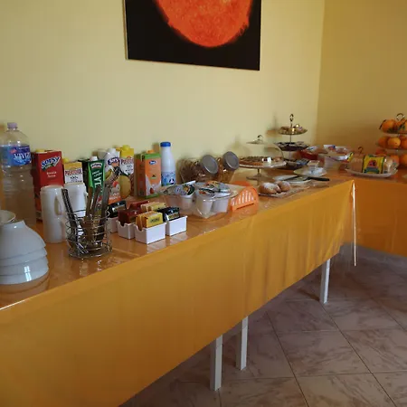 Kosmos Bed & Breakfast 3*