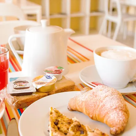 Kosmos Bed & Breakfast 3*