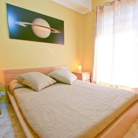 Kosmos Bed & Breakfast 3*